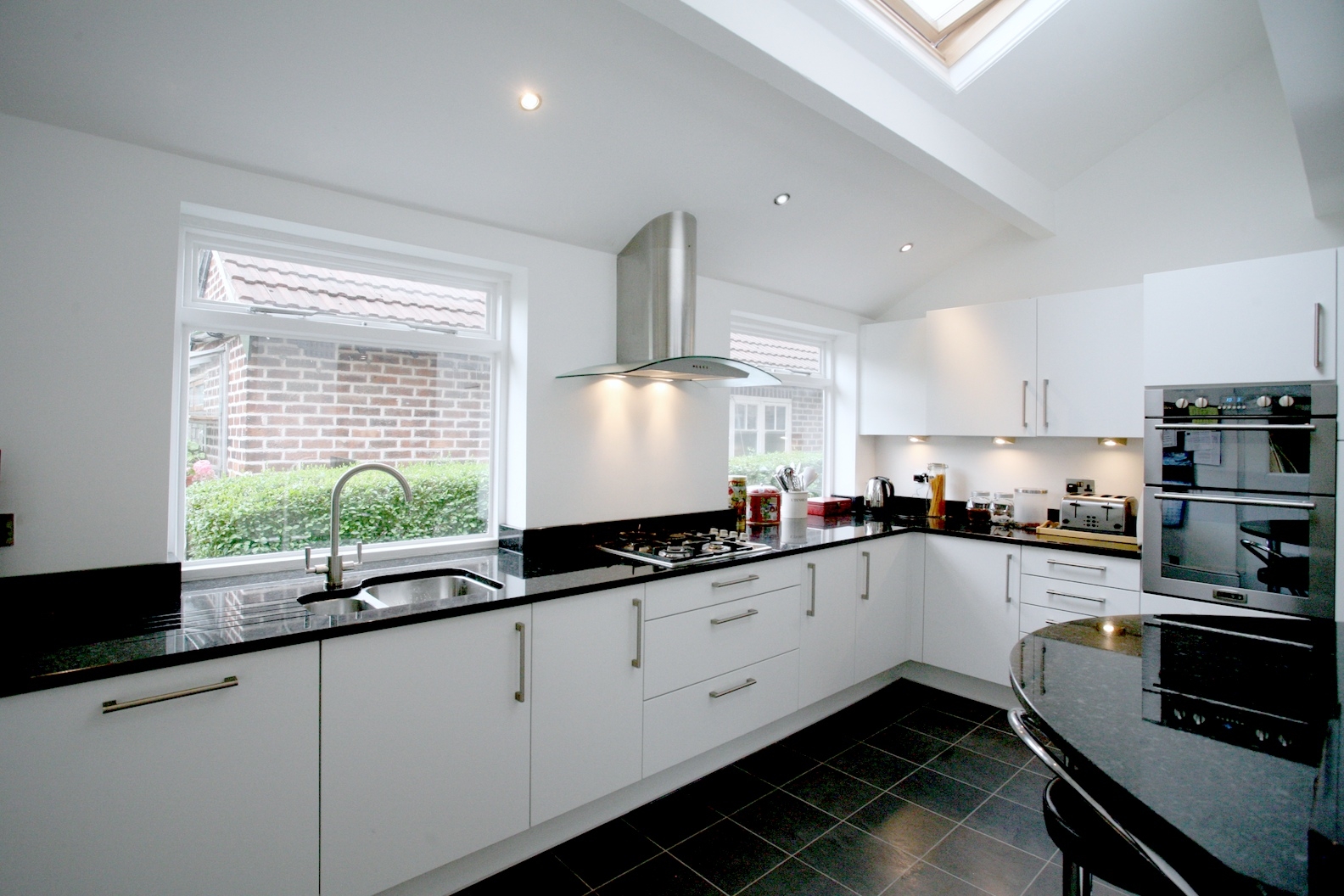 6 Gilbert Rd  008 - INT.JPG